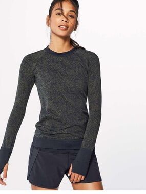 Lululemon Rest Less Pullover
Black / Armory 6